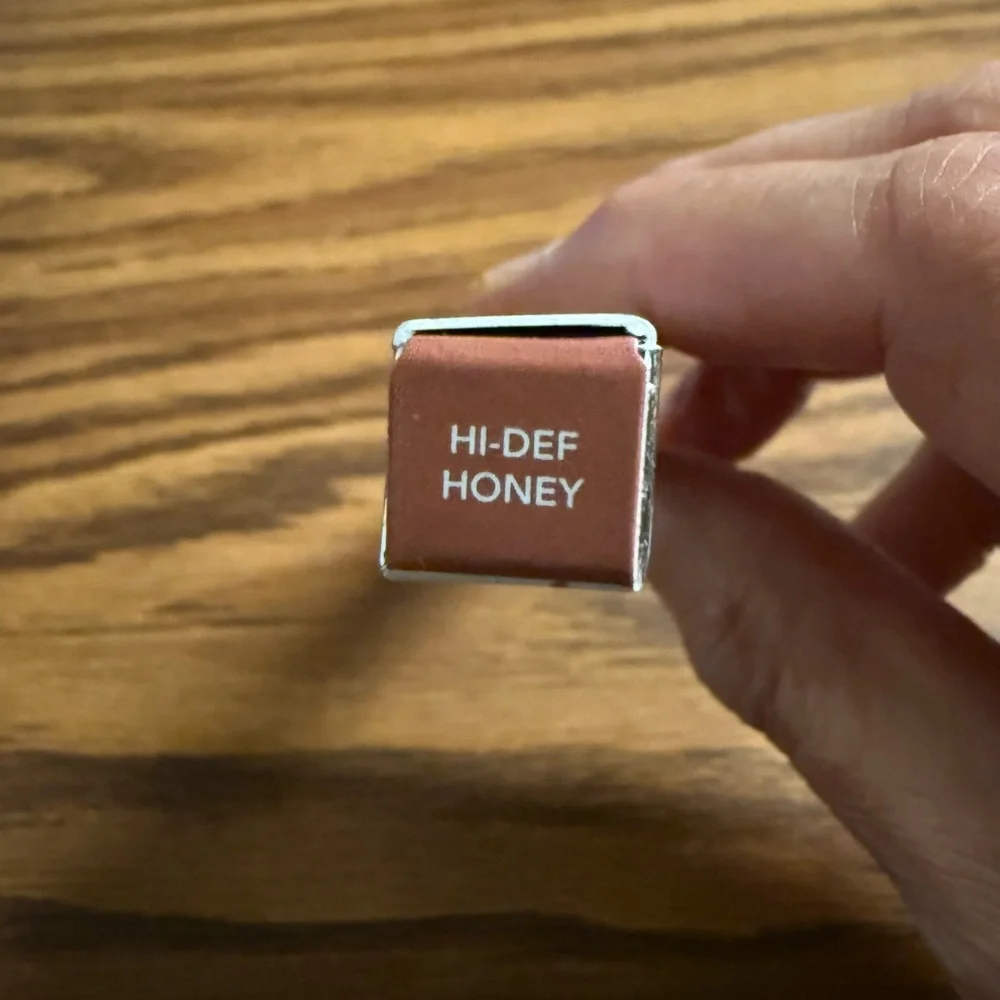 Buxom Power Line Plumping Lip Liner - Picture 2 of 4